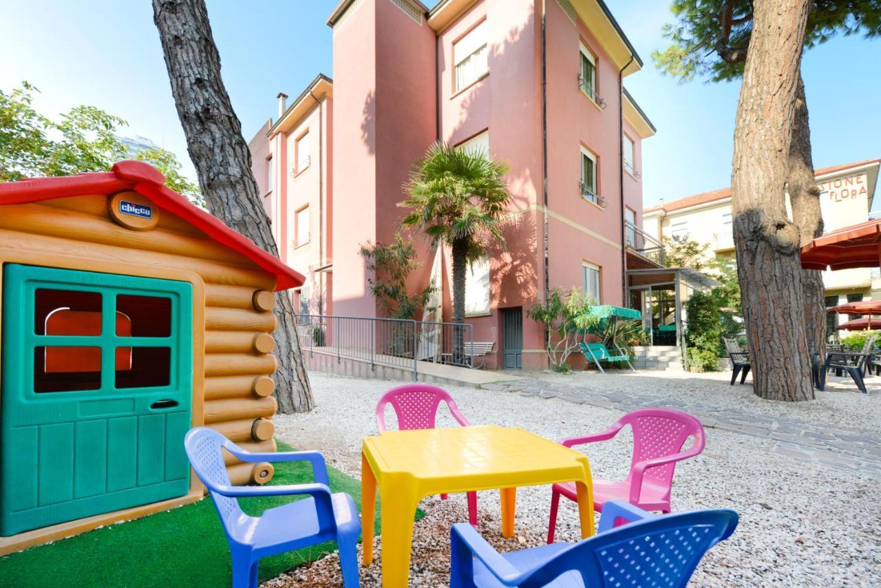 צ'סנטיקו Hotel Flora Capri מראה חיצוני תמונה