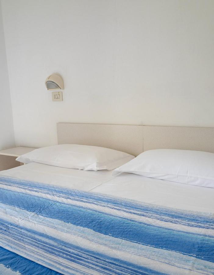 צ'סנטיקו Hotel Flora Capri חדר תמונה